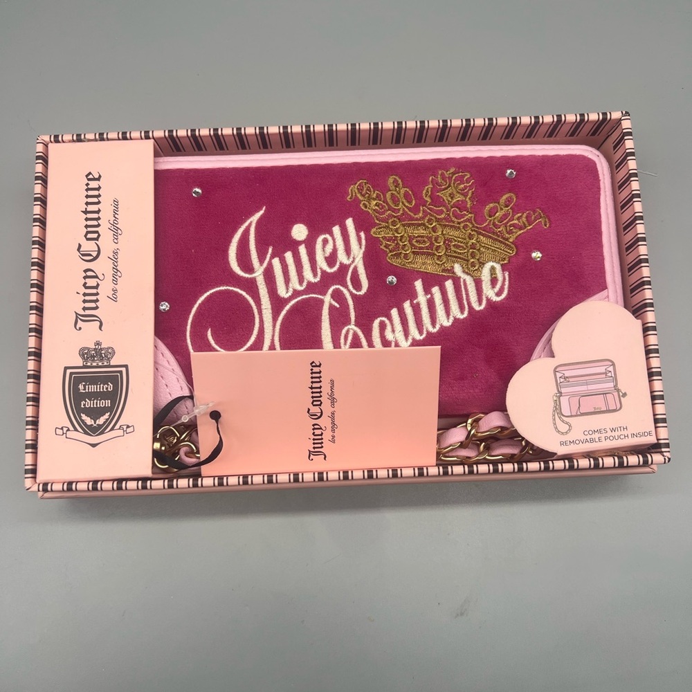 Juicy couture heritage wristlet wallet